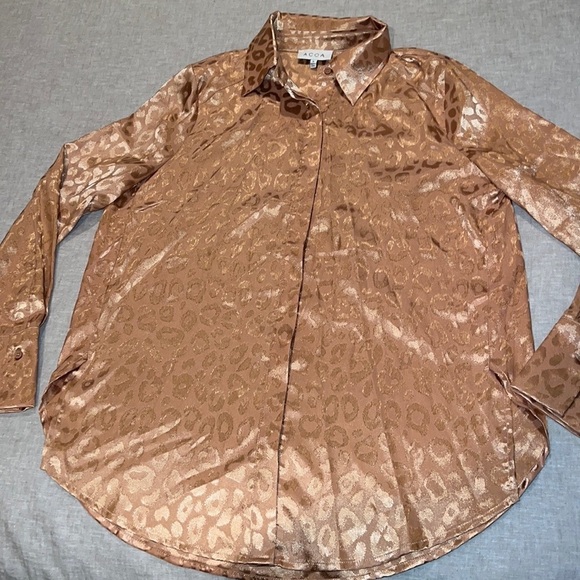 Alcoa Yellow Gold Cheeta Print Long Sleeve Top - Picture 3 of 7